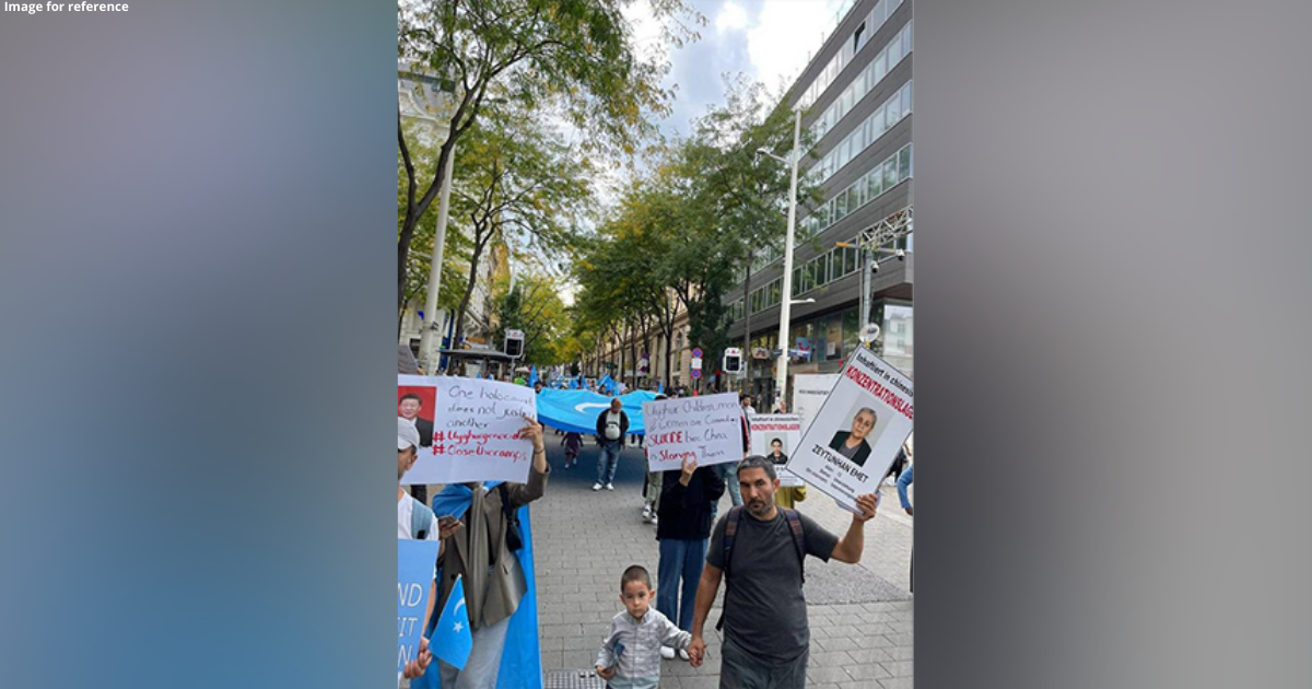 Uyghurs in Austria protest against hunger genocide in China